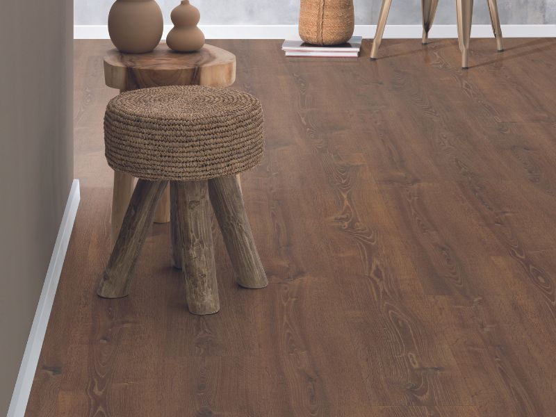 Egger Pro 10mm Long - Tobacco Bayford Oak (3.02)