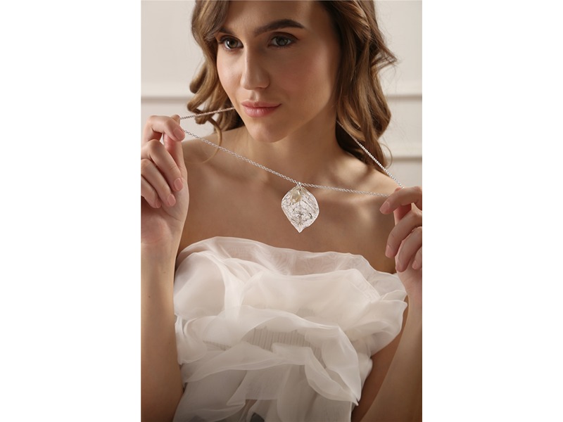 Newbridge Leaf Pendant with Baroque Pearl